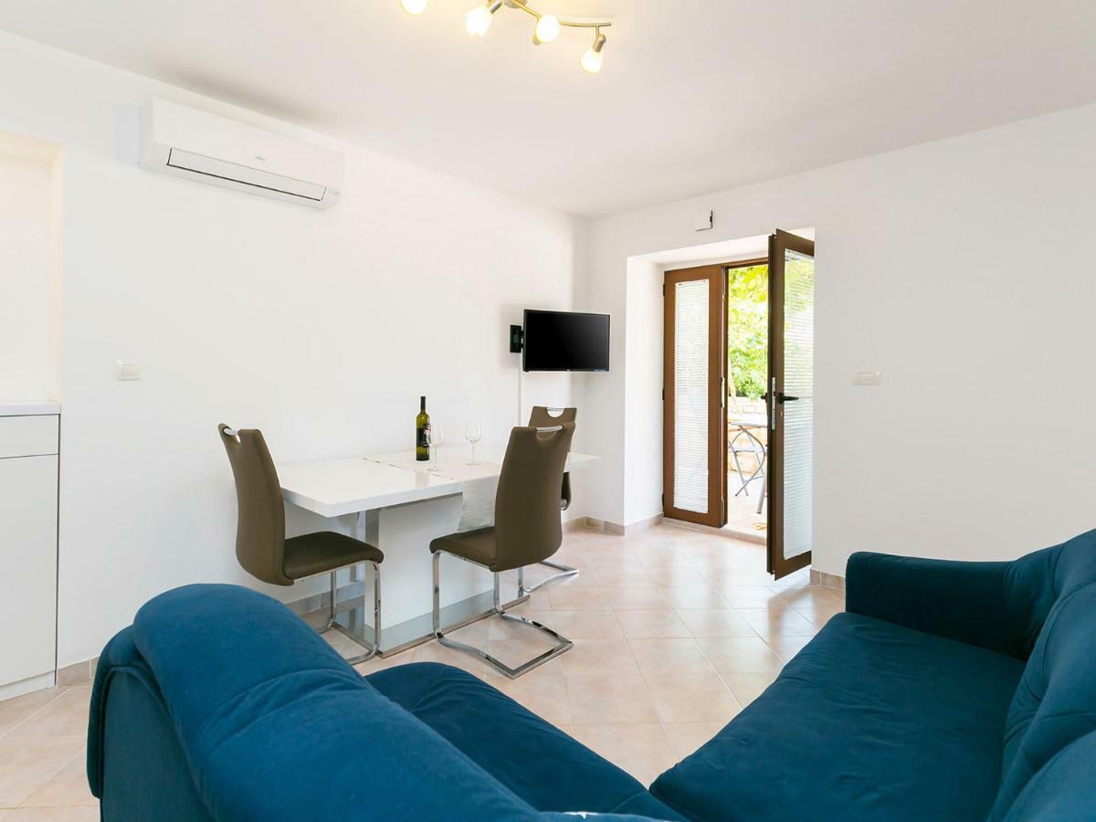 Ninas - Free Wine&Spirit Tasting Apartment Visnjan Exterior photo